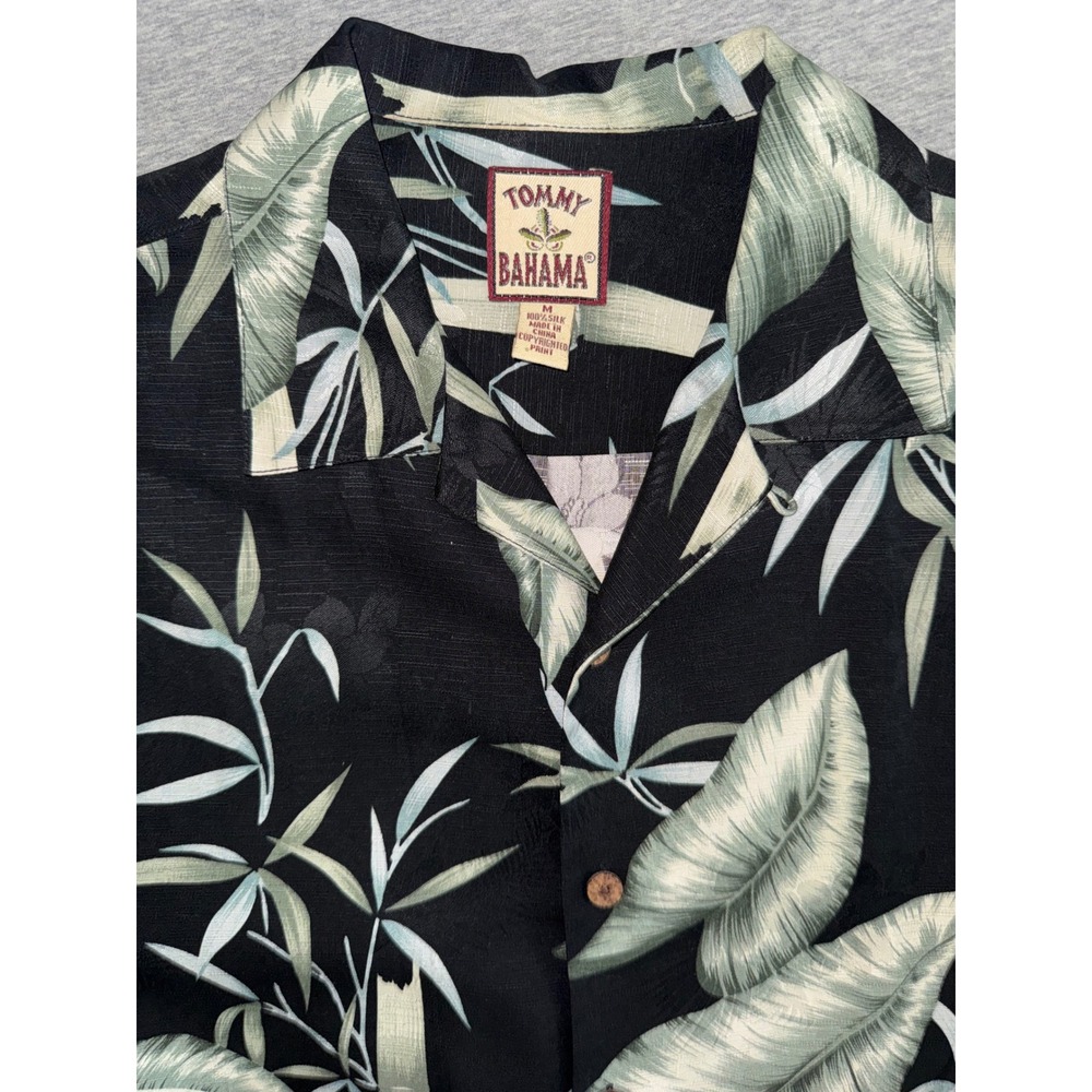 Tommy Bahama Mens Silk Camp Shirt Medium Black Palm Leaf Tropical Resort Vintage